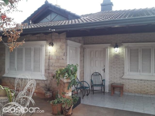 Hermosa casa en San Lorenzo. J4136