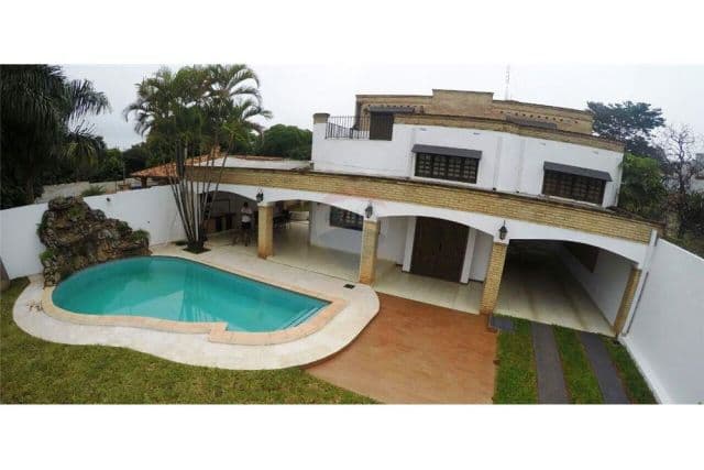 Moderna y hermosa residencia en Villa Elisa, foto 1