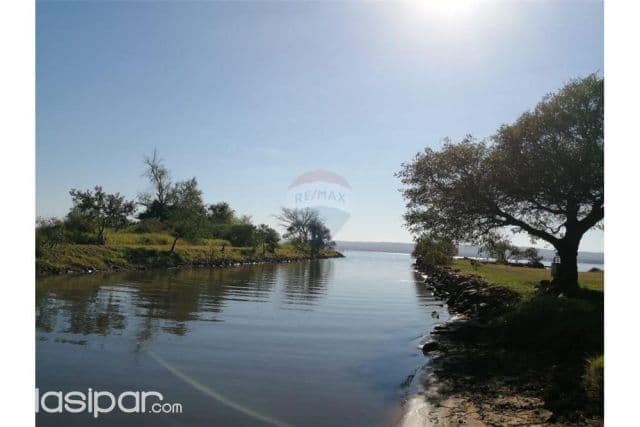 Terreno frente al lago ypacarai en costalago — foto principal