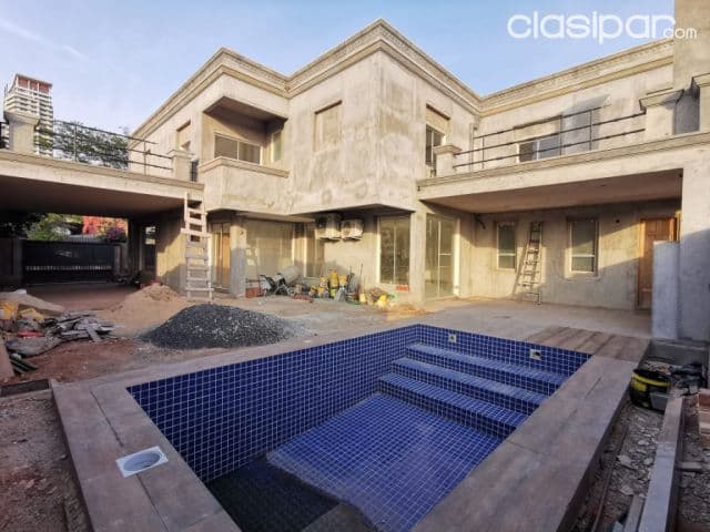 Carmelitas - casa rica II: Finìsima residencia a estrenar, jardín, piscina, bella!!