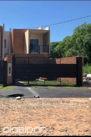 Hermoso dúplex en Lambaré. F3180 — foto 2