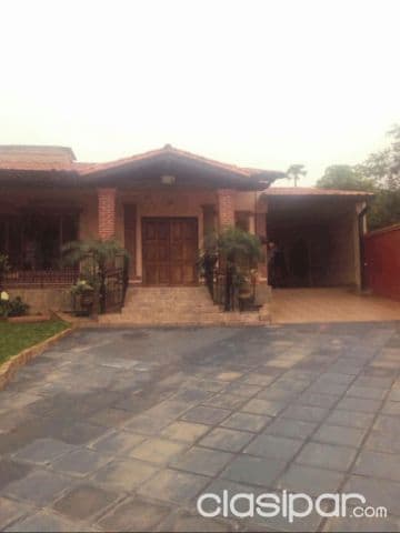 Casa en la ciudad de Villa Elisa, barrio centro. F3182
