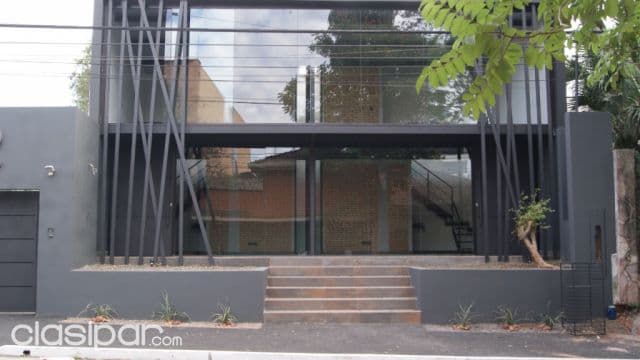 Villa Morra: Especial para oficina, show room, tienda comercial - 1.700 usd