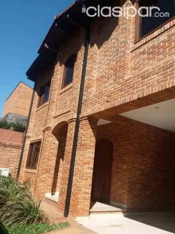 Mburucuyá: Elegantísima residencia en alquiler, 3 suites, jardín, piscina, 2.500 usd + iva, foto 2