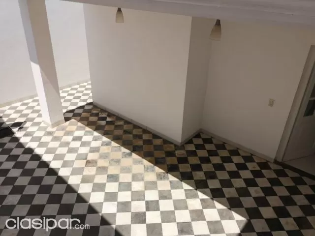 Las Mercedes: Hermosa residencia en alquiler, 3 suites, excelente estado - 6.000.000 gs — foto 2
