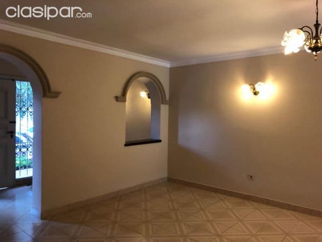 Bo Jara, prox col. San andres: Hermosa residencia en alquiler, 3 suites, 2 cocheras