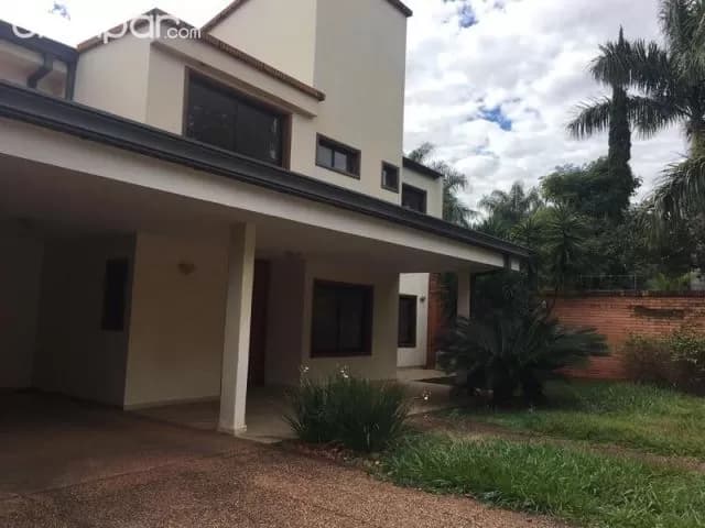 Bo mcal. Estigarribia: Elegantísima residencia, 3 suite, gran jardín, piscina — foto 2