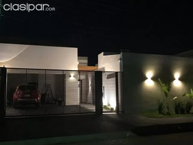 Mburucuyá – salvador del mundo: Elegante residencia en planta baja, 540 m2, gran jardín — foto 2