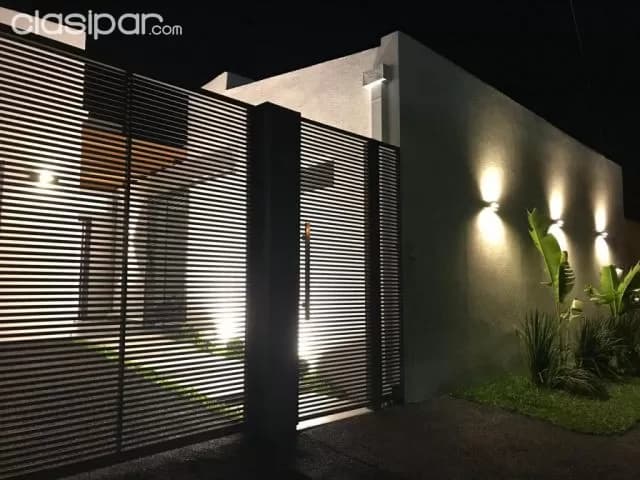 Mburucuyá – salvador del mundo: Elegante residencia en planta baja, 540 m2, gran jardín — foto 4