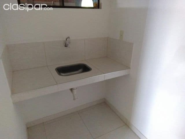 Se alquila depósito zona aeropuerto, foto 1