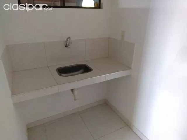 Se alquila depósito zona aeropuerto, foto 2