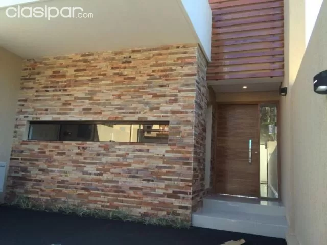 Mburucuyá (prox. Casa rica 2): Elegantísimo triplex en alquiler, 3 suites, jardín, piscina — foto 2