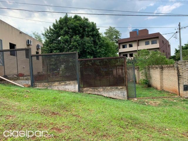 hermosa residencia en el barrio Boquerón 2, a 100 mts del Lago de la República