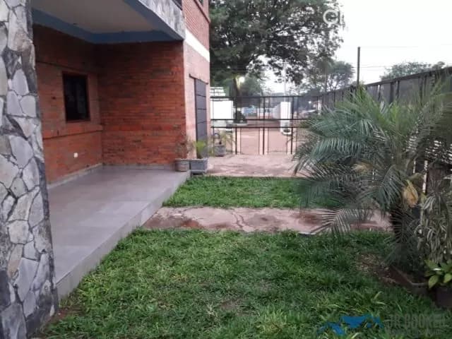 Casa de 4 dormitorios en Los Álamos, Mariano Roque Alonso COD: V016 — foto 4