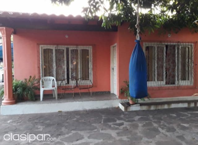 Casa en fdo. De la mora zona sur. J4144