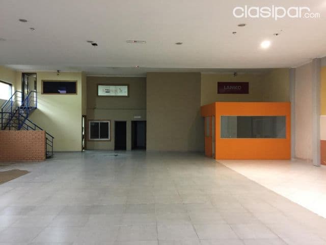 Amplio show room con oficinas corporativas sobre ruta transchaco — foto 1