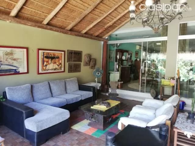Prox. Yacht y golf club (Lambaré): Hermosa residencia, 3 suites, jardín, piscina — foto 3