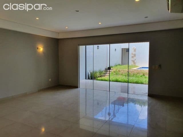 Se alquila duplex en Barrio Manora