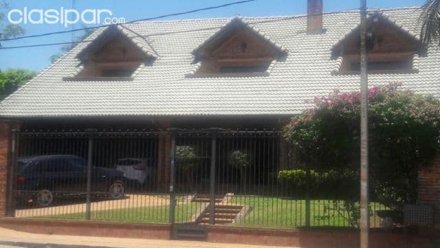 Carmelitas alquilo / vendo: Elegante residencia tipo diplomatico, 5 suites, jardín, piscin