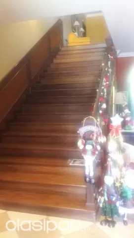 Carmelitas alquilo / vendo: Elegante residencia tipo diplomatico, 5 suites, jardín, piscin — foto 5