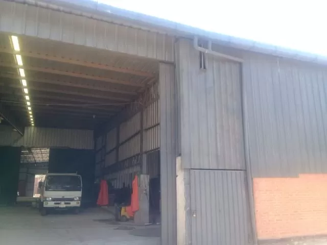 Mr alonso (prox. Shop mariano): 2.300m2, impecable deposito + oficinas + parking, foto 3