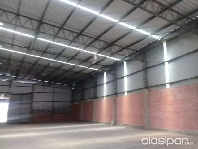 Mr alonso (prox. Shop mariano): 2.300m2, impecable deposito + oficinas + parking, foto 4