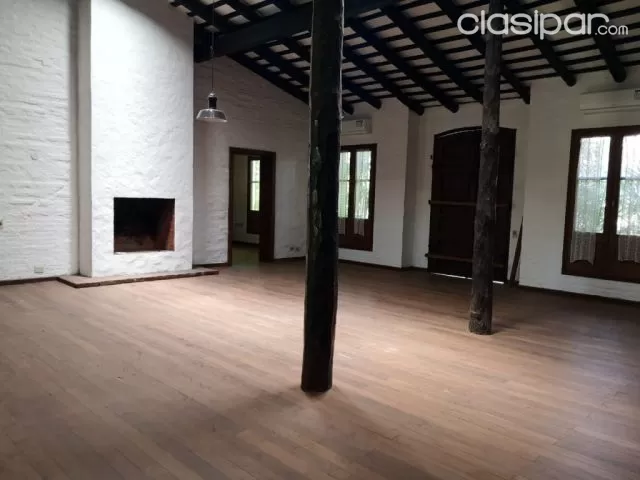 Mburicaco / seminario: Hermosa residencia colonial, 3 dormitorios, jardín, piscina — foto 5