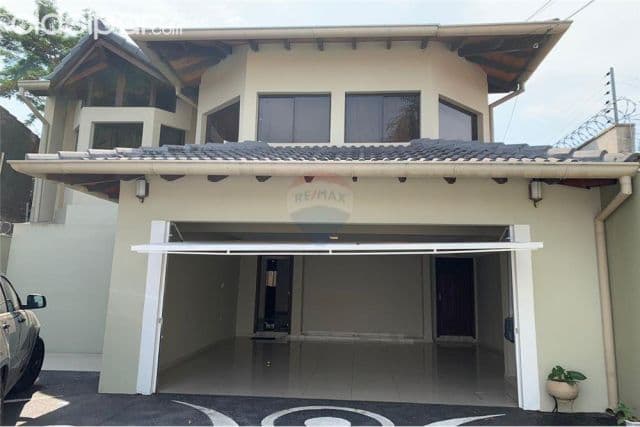 Hermosa residencia en los laureles — foto 1