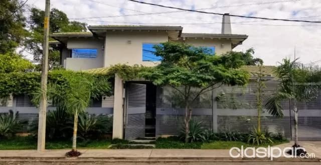 Villa Morra: Elegante residencia tipo diplomático, 5 suites. Jardín, piscina, foto 2