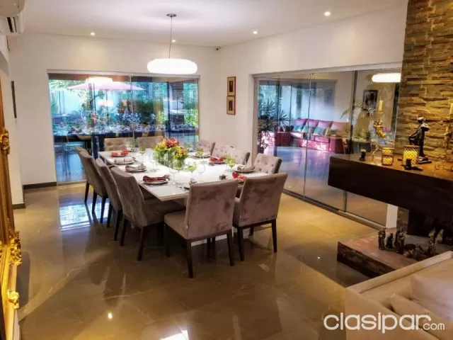 Villa Morra: Elegante residencia tipo diplomático, 5 suites. Jardín, piscina, foto 4