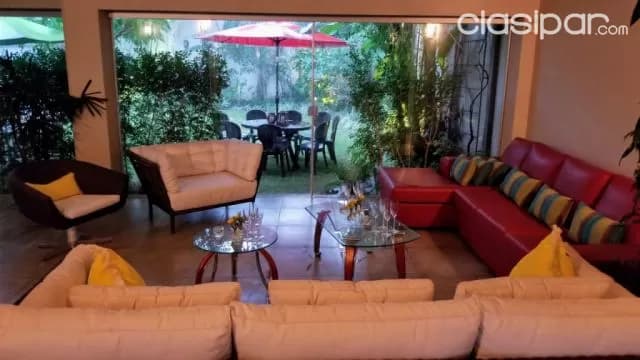 Villa Morra: Elegante residencia tipo diplomático, 5 suites. Jardín, piscina, foto 5