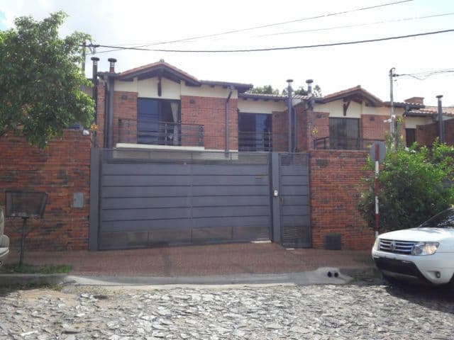 Barrio Herrera: Hermoso dúplex, 3 dormitorios, jardín, piscina