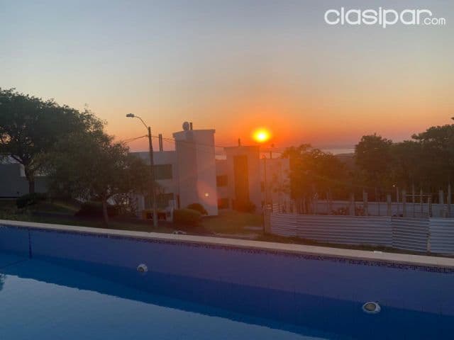 San Bernardino (frente a aqua village): Paradisíaca ubicación, hermosa residencia