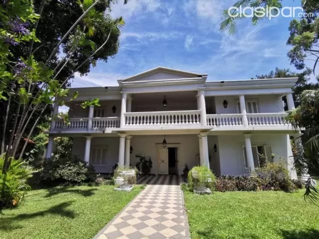Villa Morra: Señorial residencia tipo diplomático, ideal p/ residencia y u oficina — foto 2