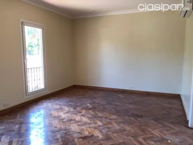Bo mcal. Estigarribia: Elegante residencia en alquiler, 3 dormitorios, gran jardín — foto 4