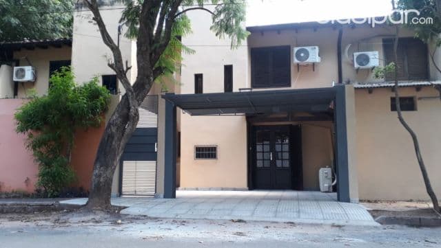 Bo Herrera: Hermoso dúplex, 3 dormitorios, cochera c/ control remoto - 4.500.000 gs