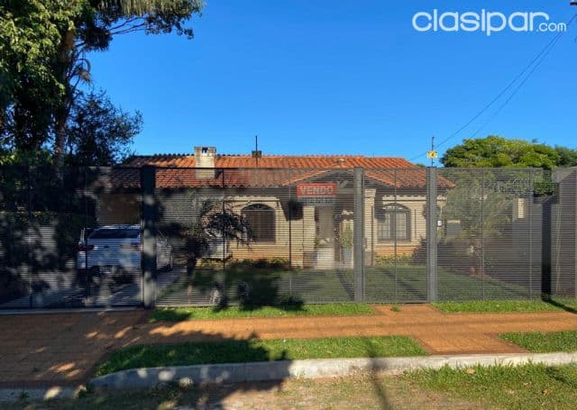 Luque/confederación: Hermosa residencia, 3 dormitorios, impecable terminación, jardín