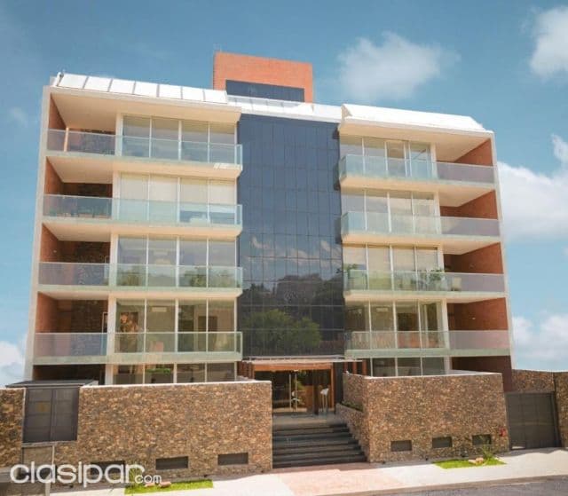 Z/ molas lopez (curda, casa rica II): Elegante depto. Finamente amoblado, 3 suites