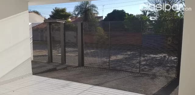 Lambaré (prox. Col. Sek, yacht y golf club): Elegante residencia en venta, 3 suites, foto 3