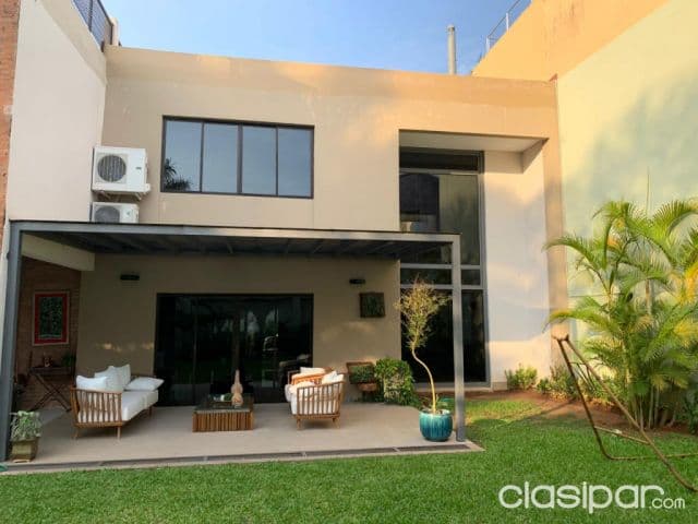 Villa Morra: Residencia premium, 4 dormitorios, jardín, piscina, muy elegante