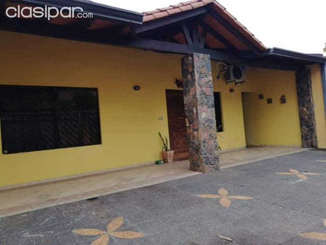 Bo Las Mercedes: Excelente oportunidad!! Hermosa residencia de 4 dormit, jardín, piscina