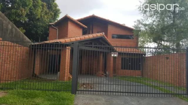 Bo Herrera: Impecable residencia a estrenar, 4 suites, jardín y piscina, foto 2