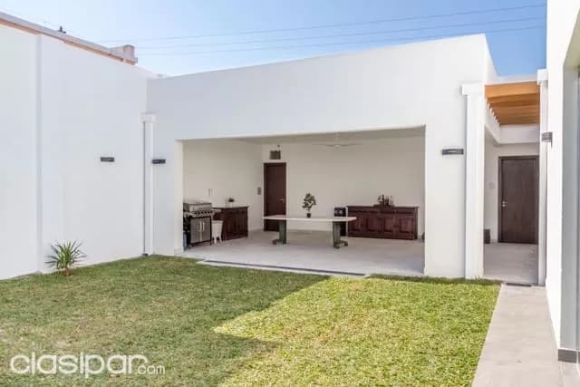 Hermosa residencia en asuncion barrio mbocayaty cod 2687, foto 2