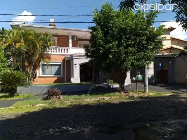 Villa Morra: Importante residencia p/ casa u oficina, 4 suites, jardín, piscina, 3.000 usd — foto 2