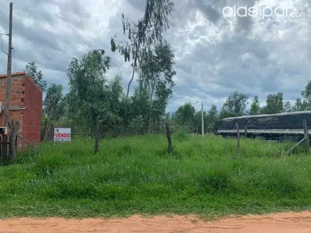 Terreno en la ciudad de limpio, excelente ubicación en esquina — foto 3