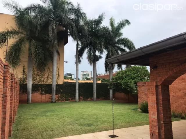Carmelitas: Magnifica residencia, 750m2, 4 suites, jardín, piscina, 2.200 usd, foto 3
