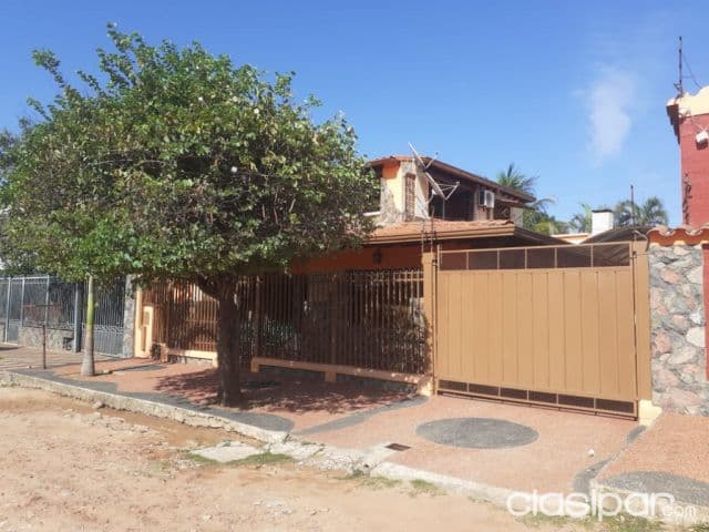 Loma pyta, oferta del año! Hermosa residencia en venta, barrio san jorge, una belleza!!!!