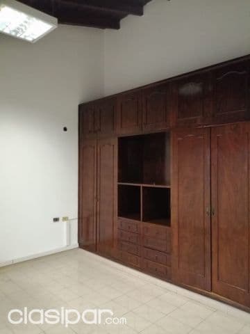 Se alquila casa para oficina zona Garden Automotores