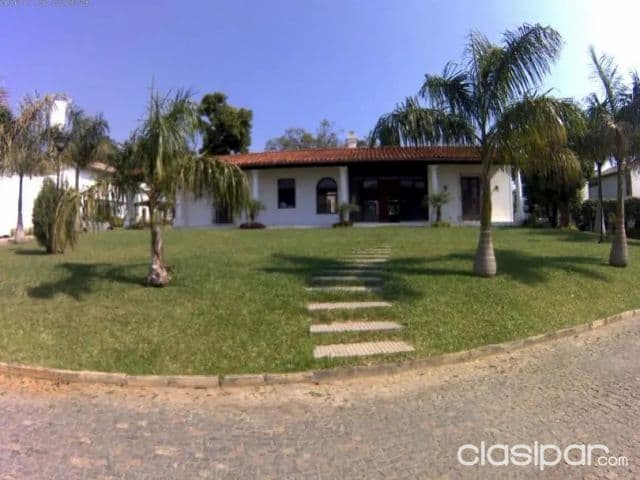 Cond. Alterra (Luque, rakiura, aeropuerto): Hermosa residencia, 310 m2, 3 dormitorios