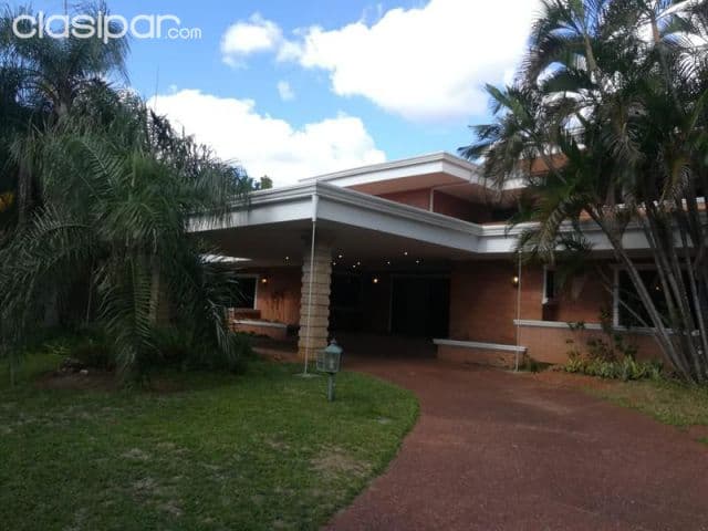 Bo Herrera: 2.850 m2, maravillosa residencia, 4 suites, jardines, nivel confort